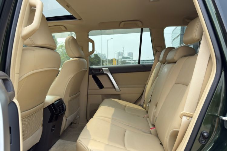 Used Toyota Prado 2016 2.7L Automatic Standard Edition Interior 3