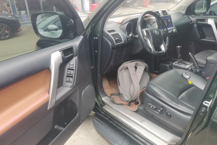 Used Toyota Prado 2016 2.7L Automatic Standard Edition Interior 3