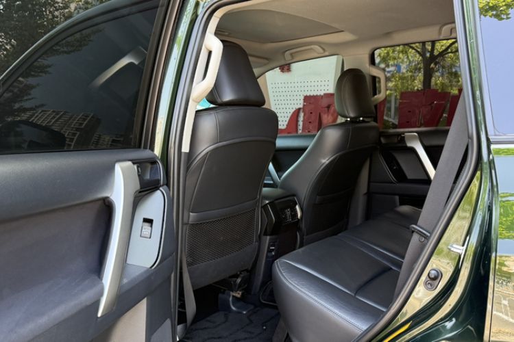 Used Toyota Prado 2016 2.7L Automatic Standard Edition Interior 3