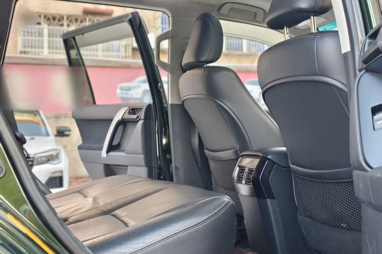 Used Toyota Prado 2016 2.7L Automatic Standard Edition Interior 3