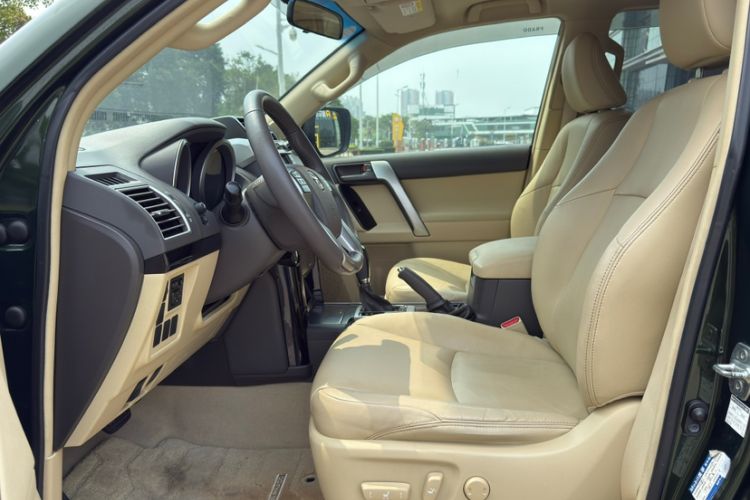 Used Toyota Prado 2016 2.7L Automatic Standard Edition Interior 4