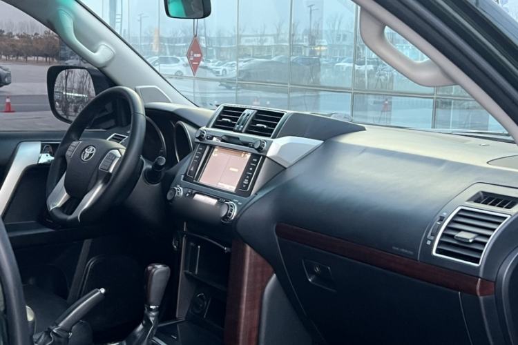 Used Toyota Prado 2016 2.7L Automatic Standard Edition Interior 4
