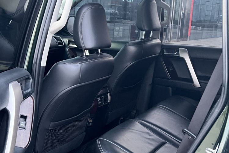 Used Toyota Prado 2016 2.7L Automatic Standard Edition Interior 7
