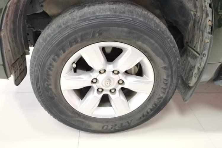 Used Toyota Prado 2016 2.7L Automatic Standard Edition Left Front Wheel Hub