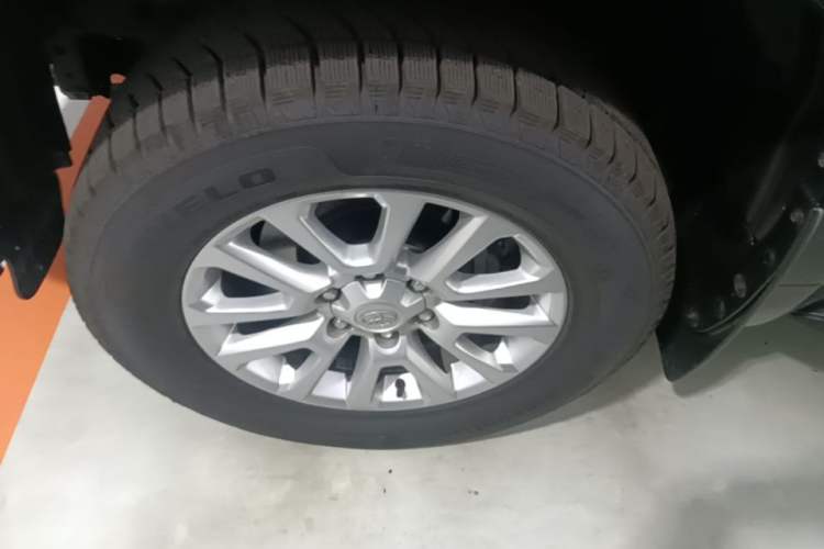 Used Toyota Prado 2016 2.7L Automatic Luxury Edition Left Front Wheel Hub