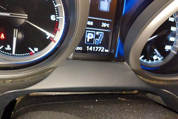 Used Toyota Prado 2016 3.5L Automatic TX-L Odometer Close Up