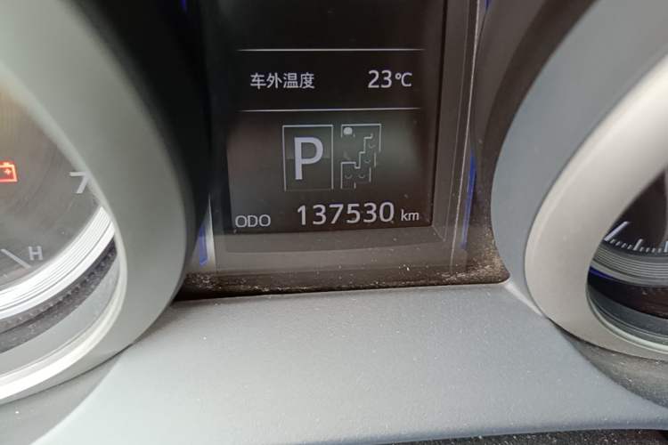 Used Toyota Prado 2016 3.5L Automatic TX-L Odometer Close Up