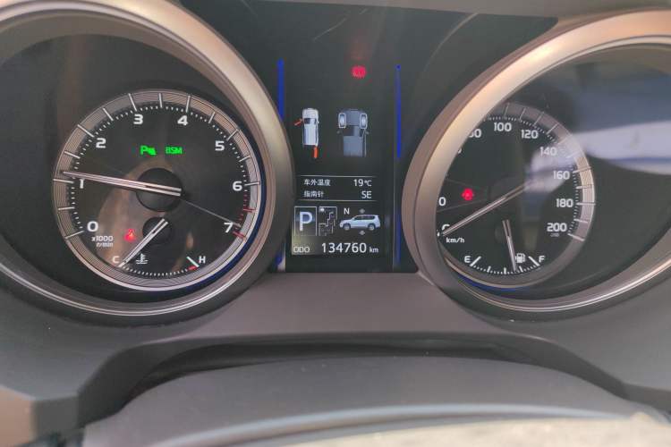 Used Toyota Prado 2016 3.5L Automatic VX NAVI Odometer Close Up