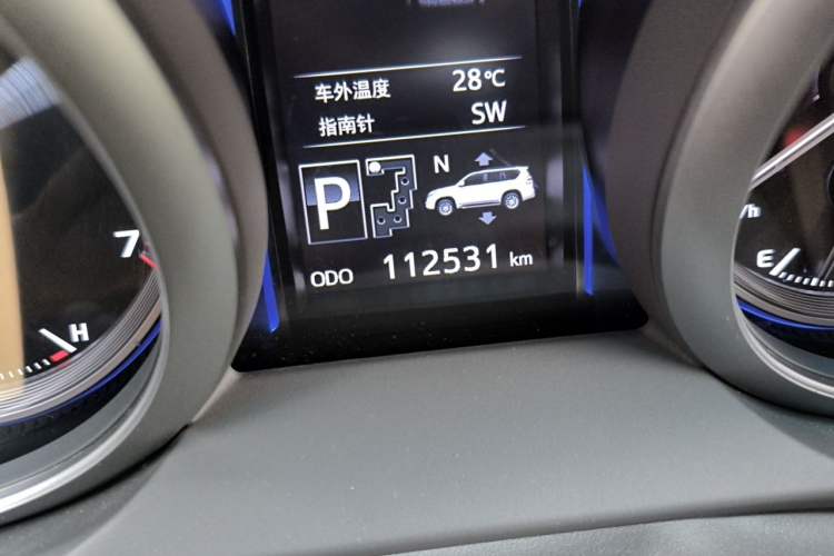 Used Toyota Prado 2016 3.5L Automatic VX NAVI Odometer Close Up