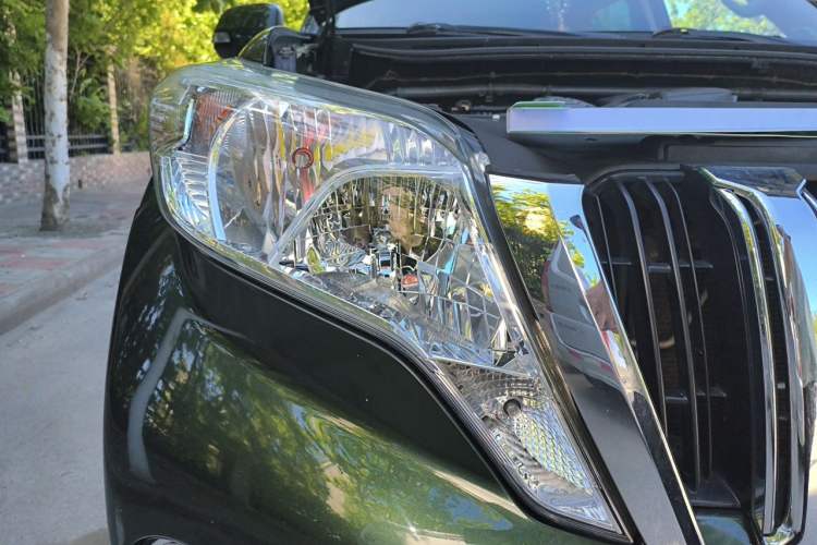 Used Toyota Prado 2016 2.7L Automatic Standard Edition Right Front Headlight