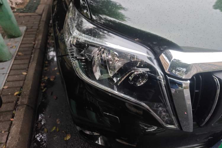 Used Toyota Prado 2016 2.7L Automatic Luxury Edition Right Front Headlight