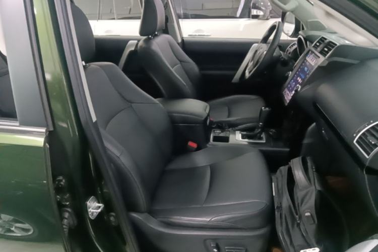 Used Toyota Prado 2016 2.7L Automatic Luxury Edition Right Front Seat