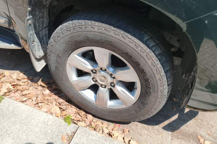 Used Toyota Prado 2016 3.5L Automatic TX-L NAVI Right Front Wheel Hub