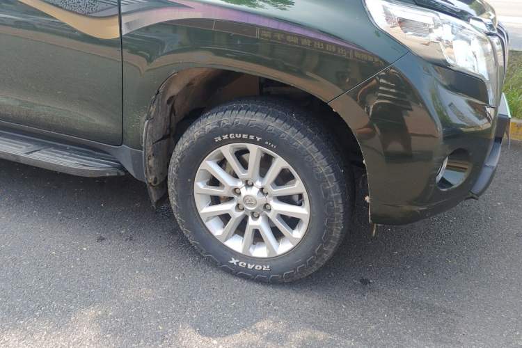 Used Toyota Prado  Right Front Wheel Hub