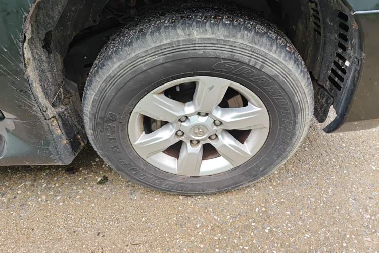 Used Toyota Prado 2016 2.7L Automatic Standard Edition Right Front Wheel Hub