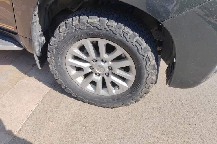 Used Toyota Prado 2016 3.5L Automatic VX NAVI Right Front Wheel Hub