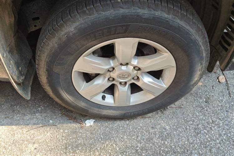 Used Toyota Prado 2016 2.7L Automatic Standard Edition Right Front Wheel Hub