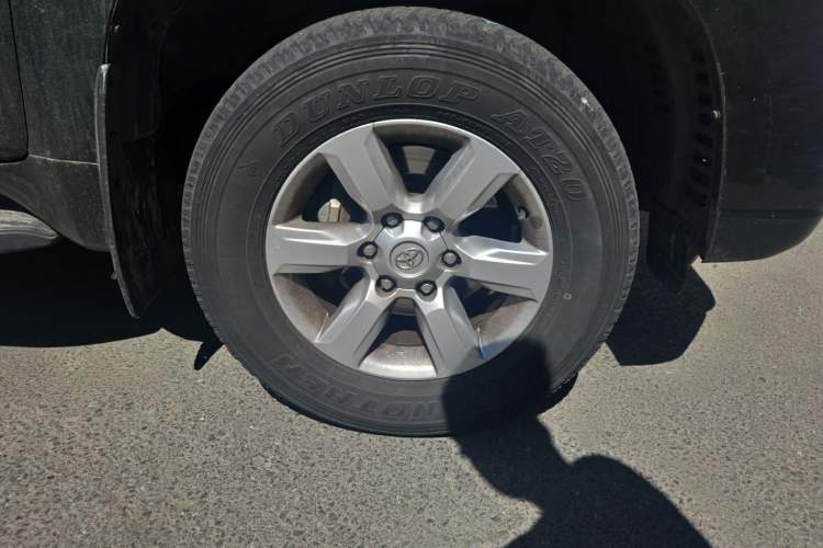 Used Toyota Prado 2016 2.7L Automatic Standard Edition Right Front Wheel Hub
