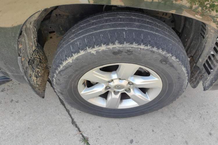 Used Toyota Prado 2016 2.7L Automatic Standard Edition Right Front Wheel Hub