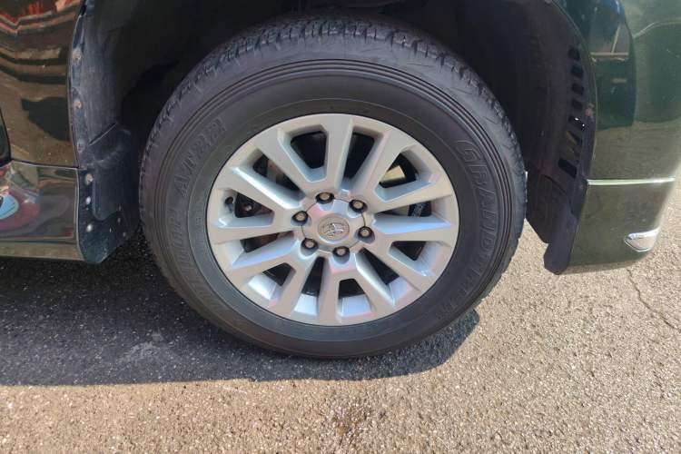 Used Toyota Prado 2016 2.7L Automatic Standard Edition Right Front Wheel Hub
