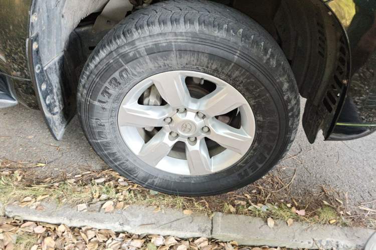 Used Toyota Prado 2016 2.7L Automatic Standard Edition Right Front Wheel Hub