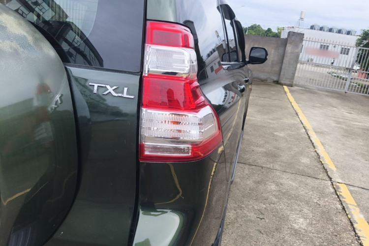 Used Toyota Prado 2016 2.7L Automatic Standard Edition Right Rear Taillight