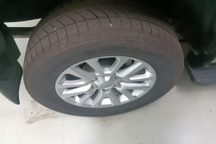 Used Toyota Prado 2016 2.7L Automatic Luxury Edition Right Rear Wheel Hub