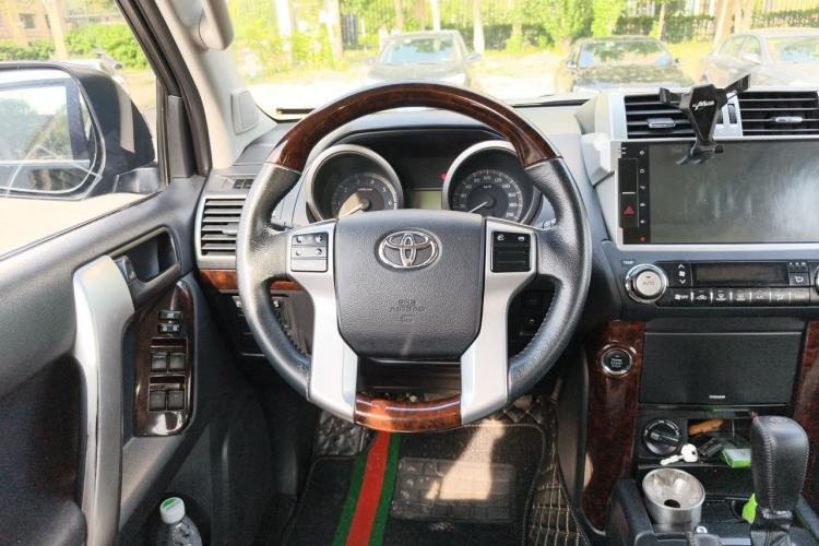 Used Toyota Prado 2016 2.7L Automatic Standard Edition Steering Wheel