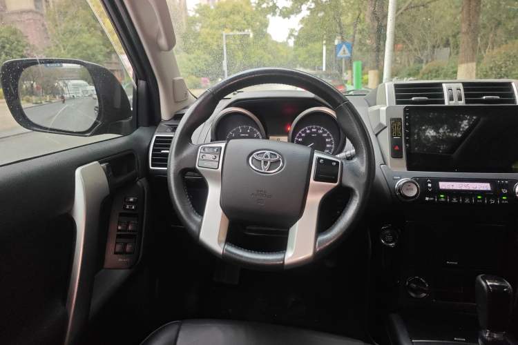 Used Toyota Prado 2016 2.7L Automatic Luxury Edition Steering Wheel