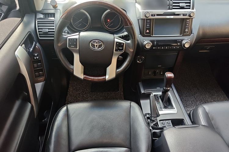 Used Toyota Prado 2016 3.5L Automatic TX-L Steering Wheel