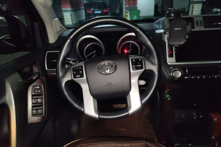 Used Toyota Prado 2016 3.5L Automatic TX-L NAVI Steering Wheel