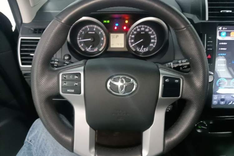 Used Toyota Prado 2016 2.7L Automatic Luxury Edition Steering Wheel