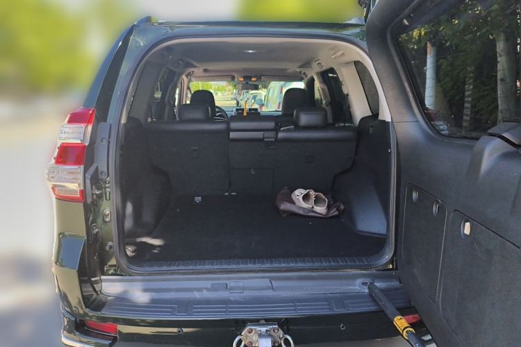 Used Toyota Prado 2016 2.7L Automatic Standard Edition Trunk