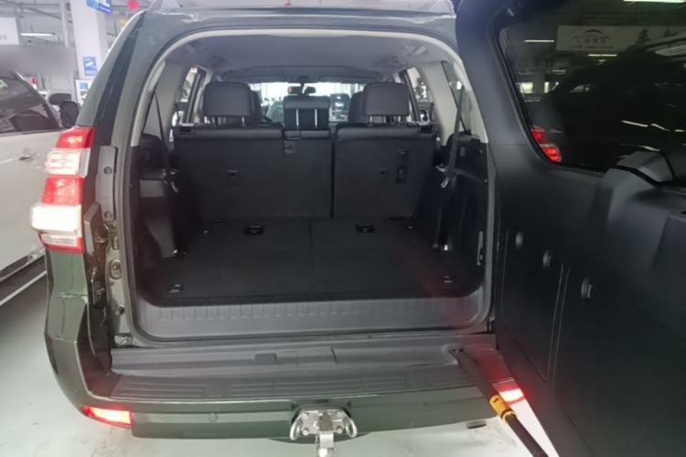 Used Toyota Prado 2016 2.7L Automatic Luxury Edition Trunk