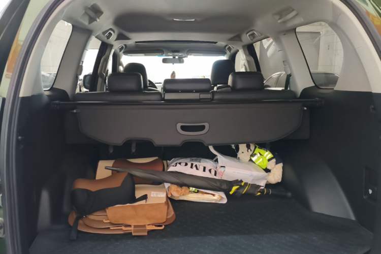 Used Toyota Prado 2016 2.7L Automatic Standard Edition Trunk