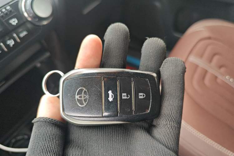 Used Toyota Prado 2016 2.7L Automatic Standard Edition Vehicle Key