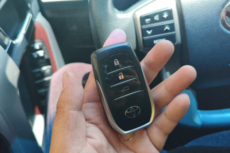 Used Toyota Prado 2016 3.5L Automatic TX-L NAVI Vehicle Key