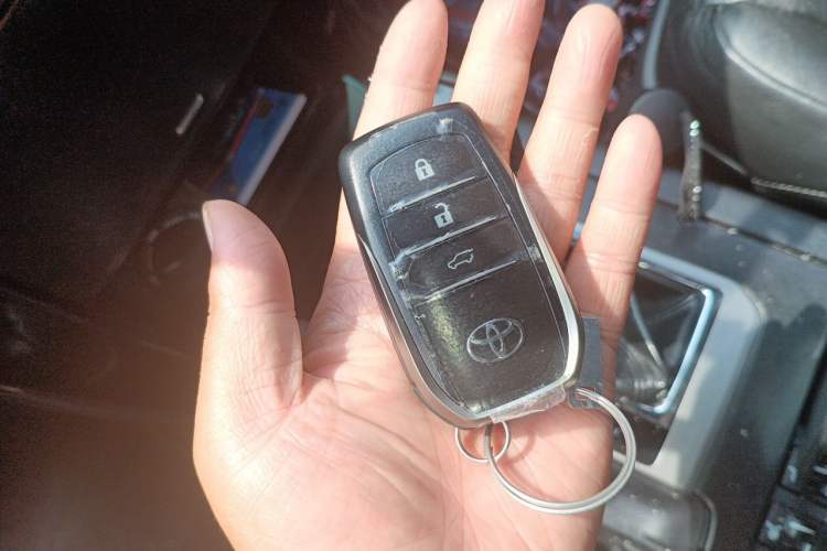 Used Toyota Prado 2016 2.7L Automatic Standard Edition Vehicle Key