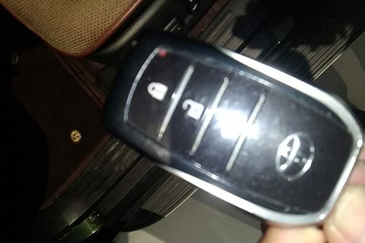 Used Toyota Prado 2016 3.5L Automatic TX-L Vehicle Key