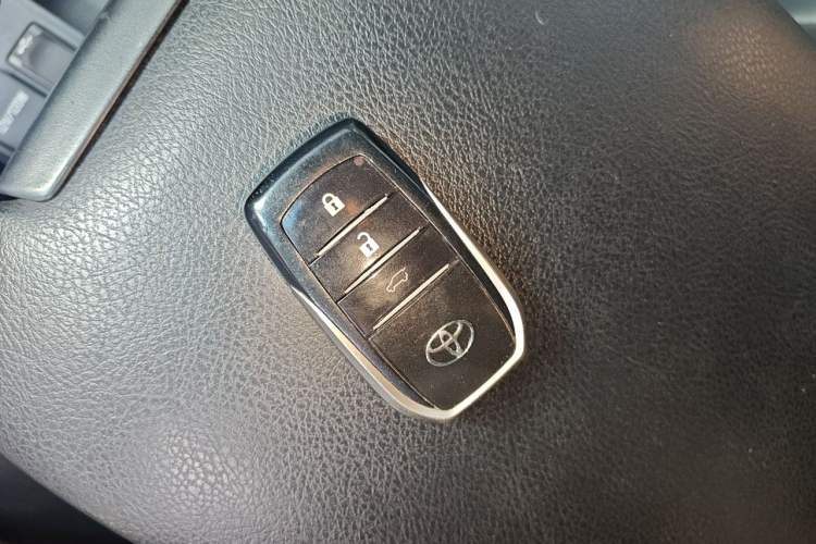Used Toyota Prado 2016 3.5L Automatic TX-L Vehicle Key