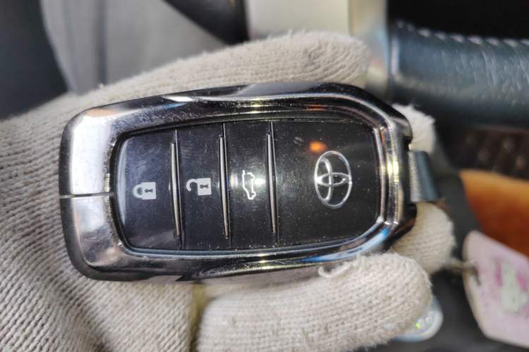 Used Toyota Prado 2016 2.7L Automatic Standard Edition Vehicle Key