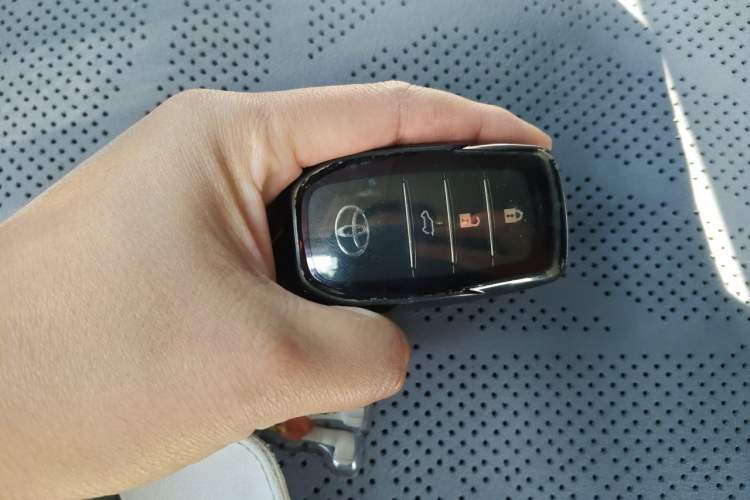 Used Toyota Prado 2016 2.7L Automatic Standard Edition Vehicle Key