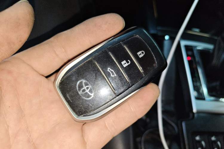 Used Toyota Prado 2016 2.7L Automatic Standard Edition Vehicle Key