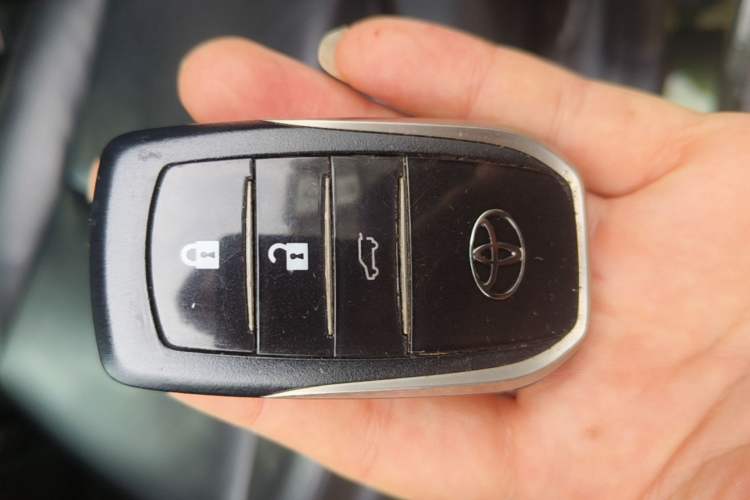 Used Toyota Prado 2016 2.7L Automatic Standard Edition Vehicle Key