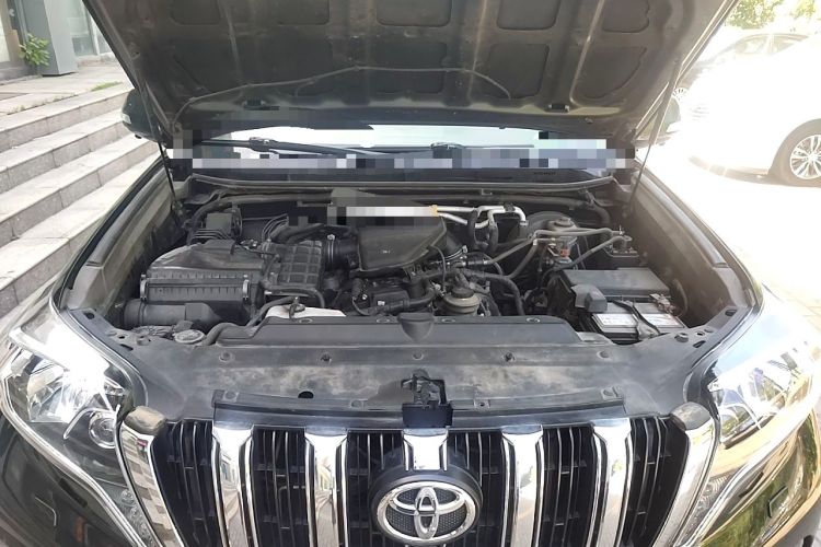 Used Toyota Prado  Engine Bay