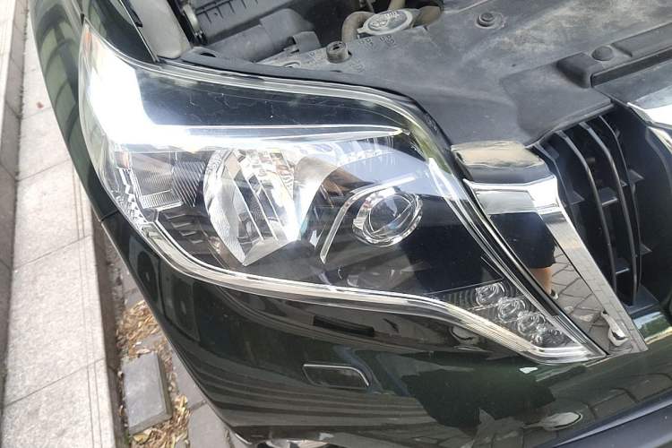 Used Toyota Prado  Right Front Headlight