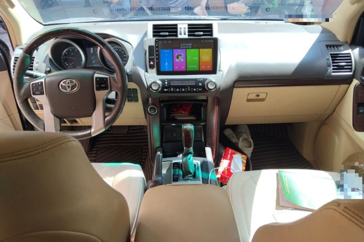 Used Toyota Prado  Center Console