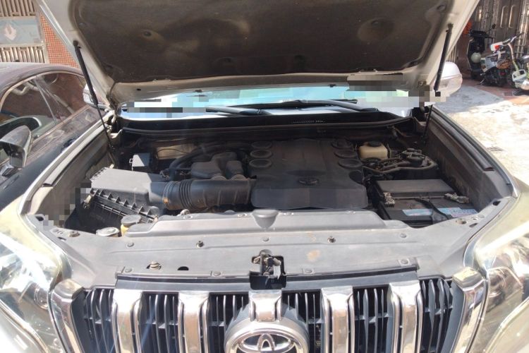 Used Toyota Prado  Engine Bay