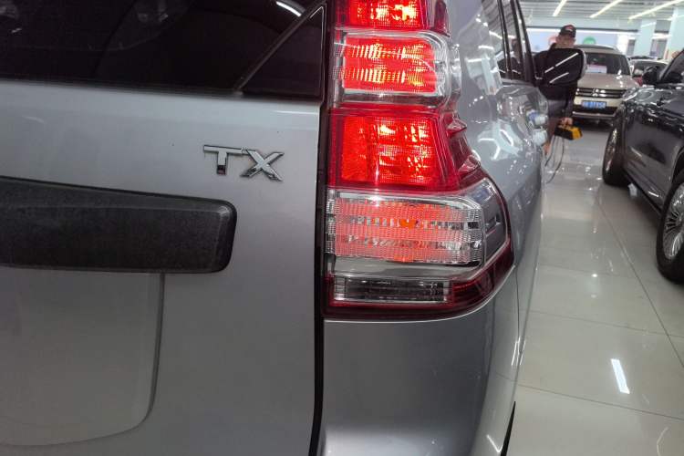 Used Toyota Prado 2016 3.5L Automatic TX-L Exterior 6