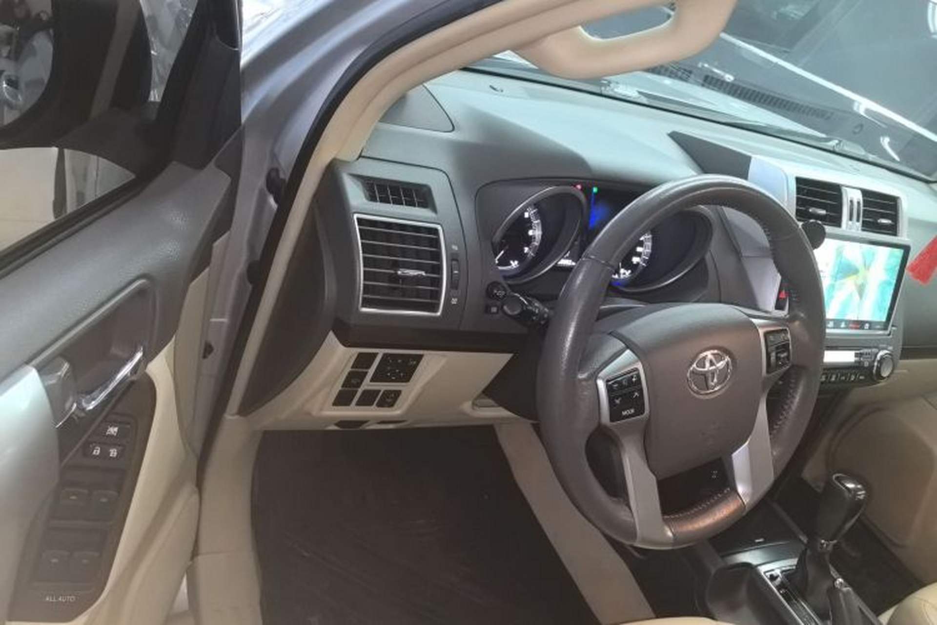 Used Toyota Prado 2016 3.5L Automatic TX-L Interior 3